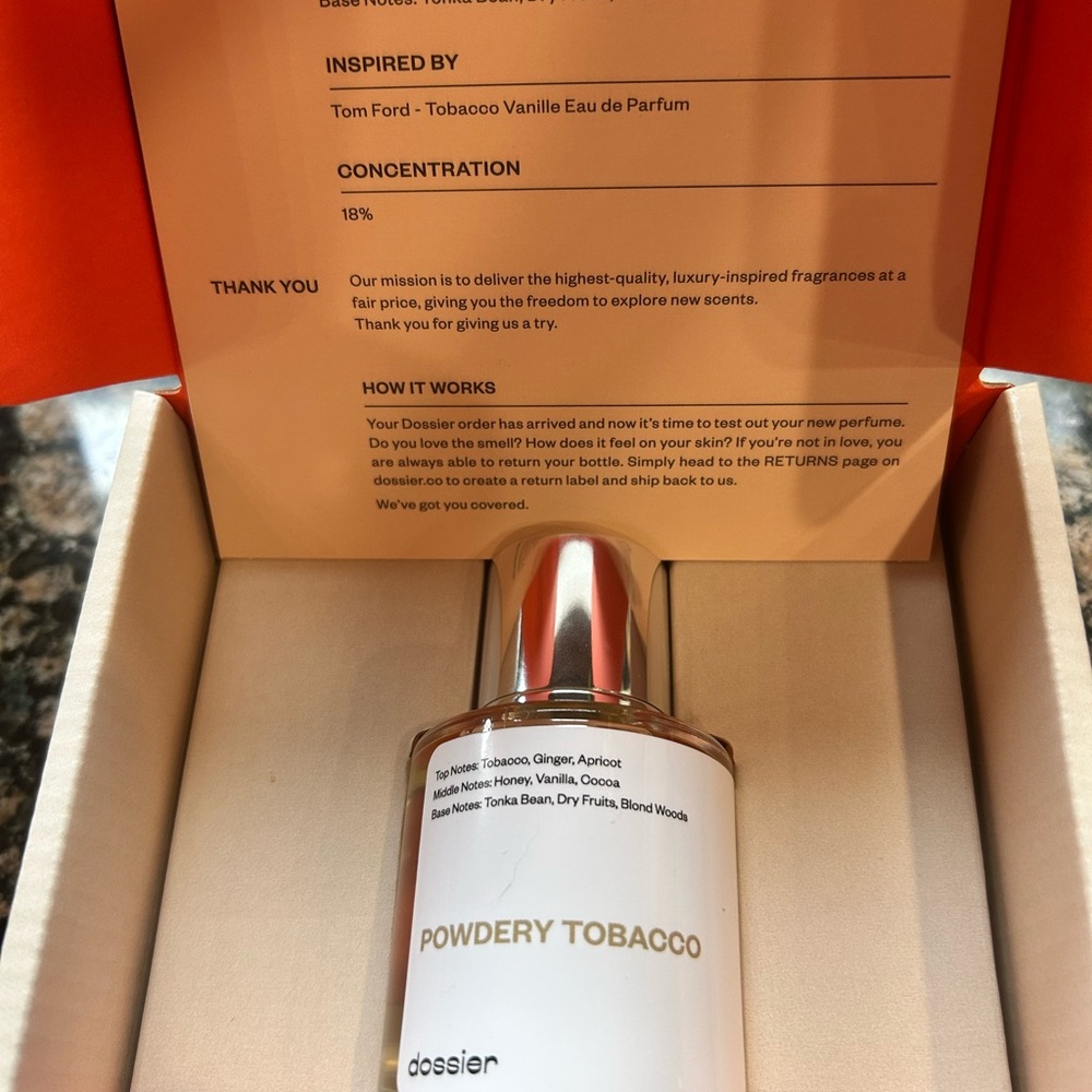 dossier Powdery Tobacco Fragrance - Beige Box - Picture 2 of 3